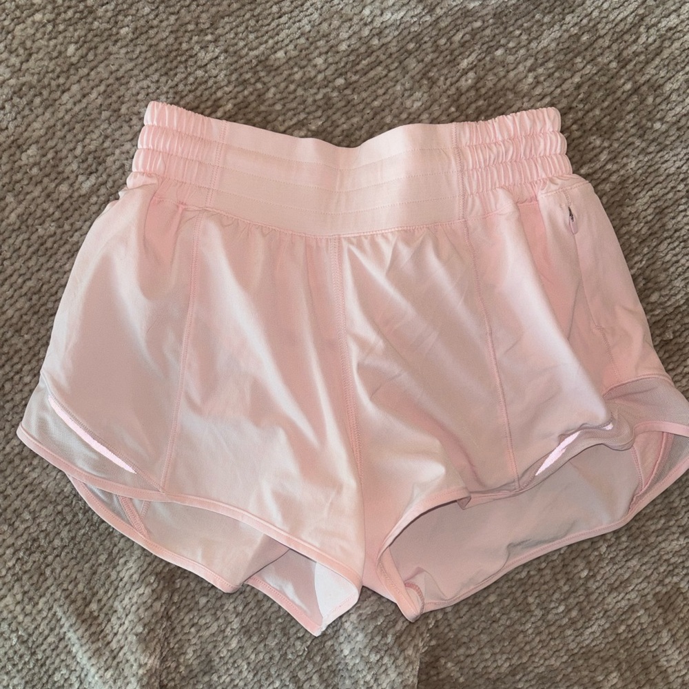 Lululemon Hotty Hot 2.5” High Rise Short